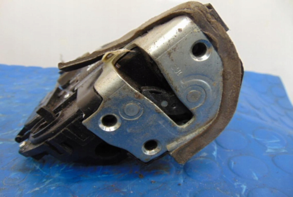 фото №3, Toyota yaris i lift замок задня правий