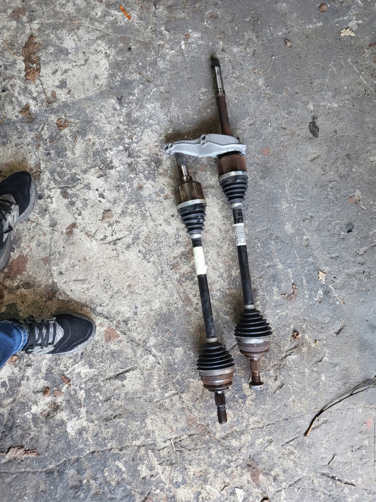 фото №1, Приводной вал приводная citroen crossback c4 iii 1.2 puretech левая правая 9824878280