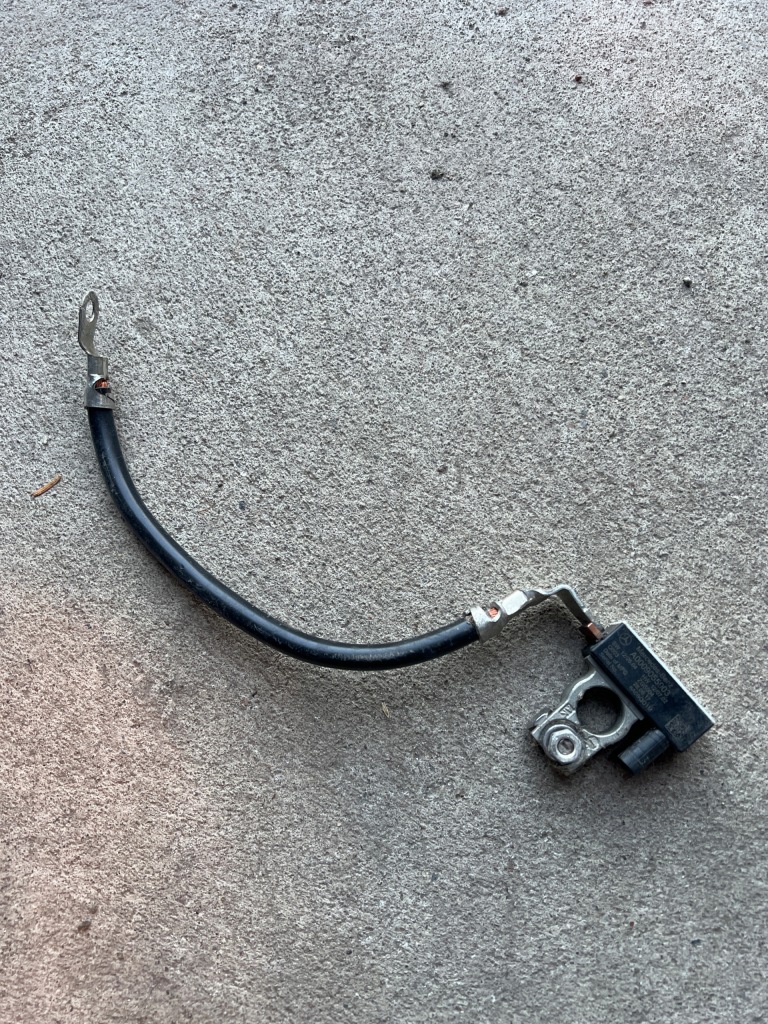 Купить Шланг клемма минусовая mercedes c klasa w205 a0009055903