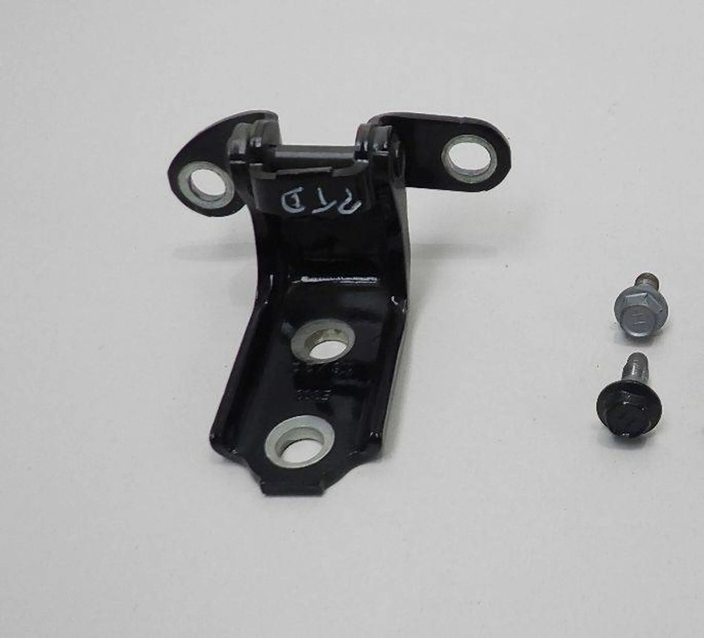 фото №1, Swace corolla e21 петля дверь задняя правый нижний