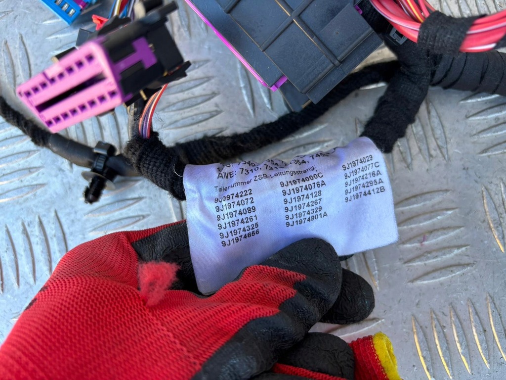 фото №5, Porsche taycan 4s электропроводка pod консоль 9j0974222