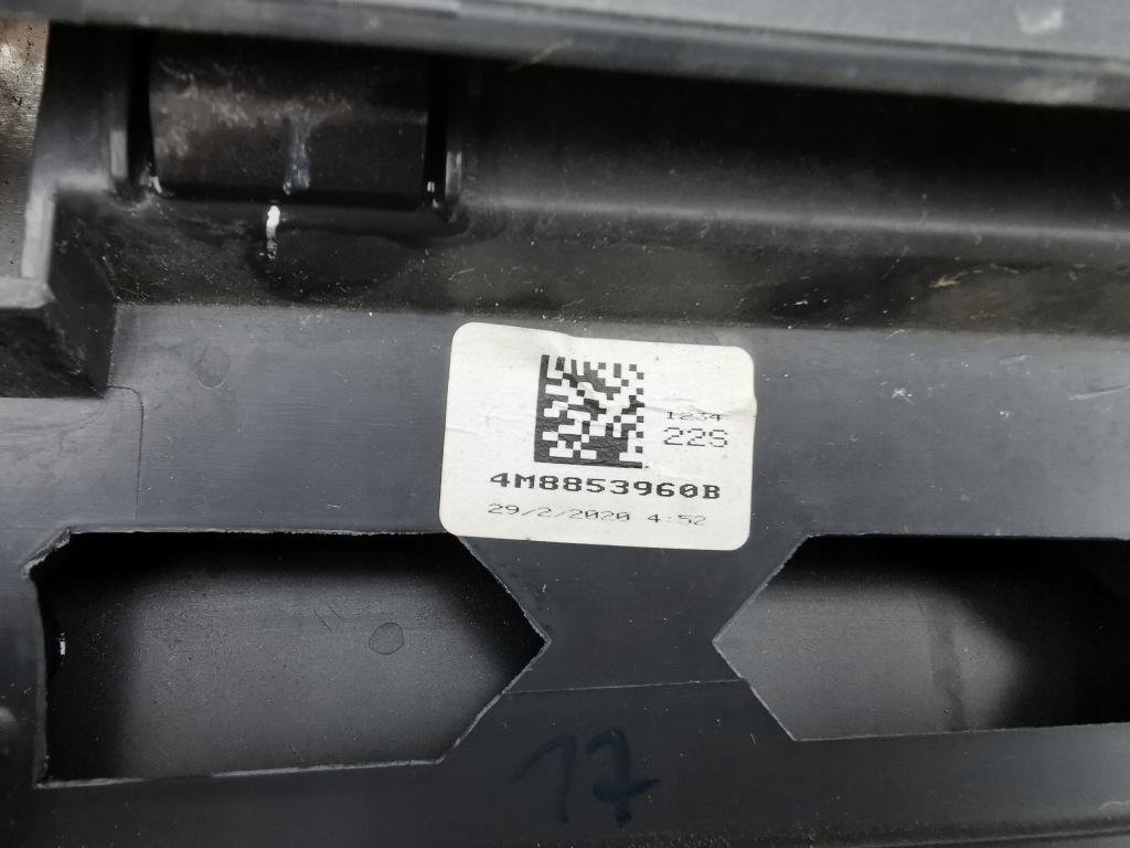 фото №10, Audi q8 4m8 молдинг na дверь передние правое перед 4m8853960d