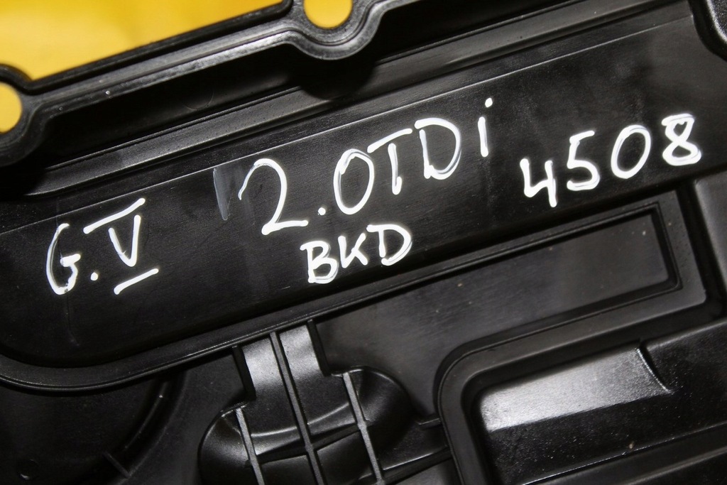 фото №8, Крышка клапанов passat b6 golf v 2.0tdi 03g103475