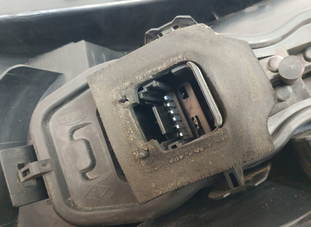 фото №4, Лампа права задня renault megane scenic