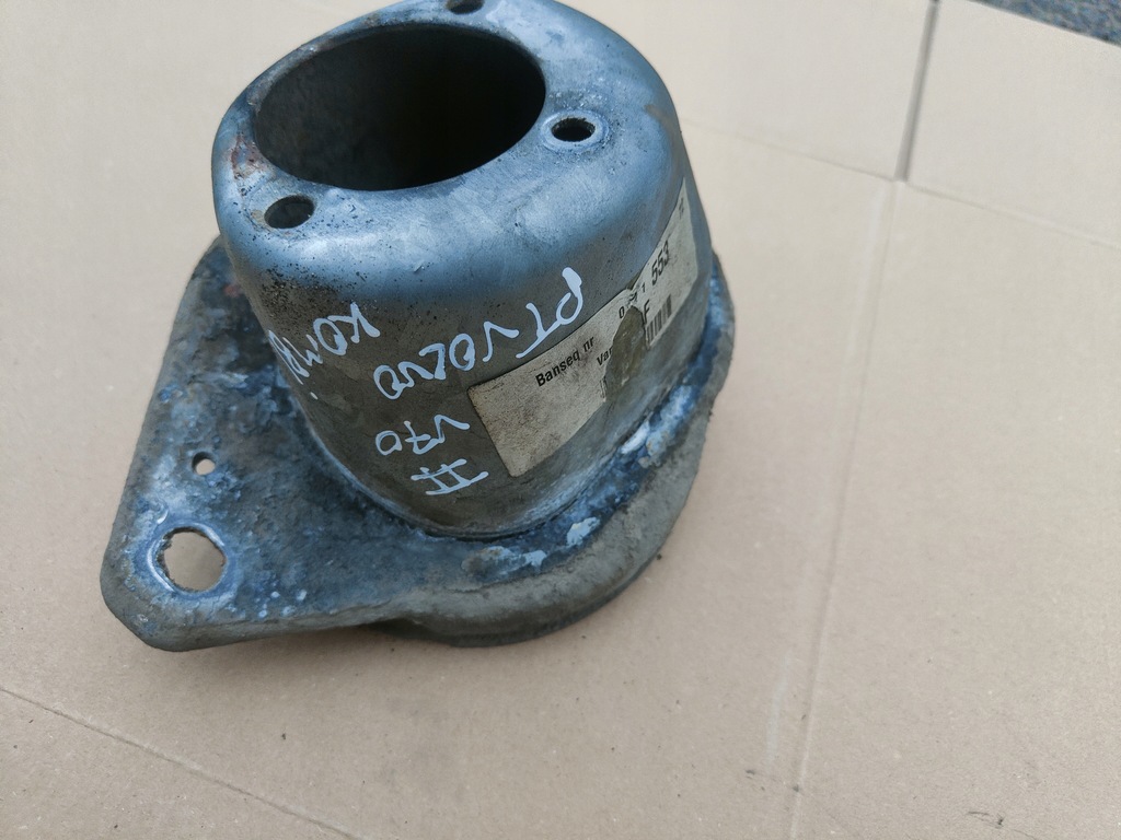 фото №1, Кронштейн амортизатора правое задние задняя volvo v70 v 70 ii kombi