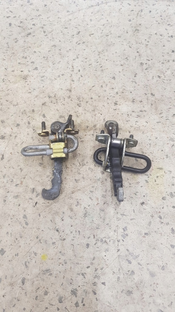 фото №2, Ограничитель дверь перед alfa romeo 147 3d