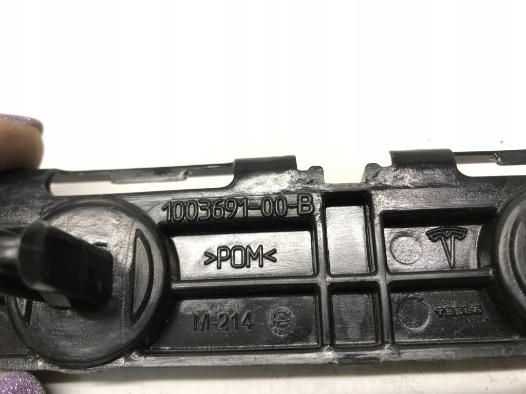 Tesla s кронштейн  кронштейн порог задние 1003691-00-b Доставка