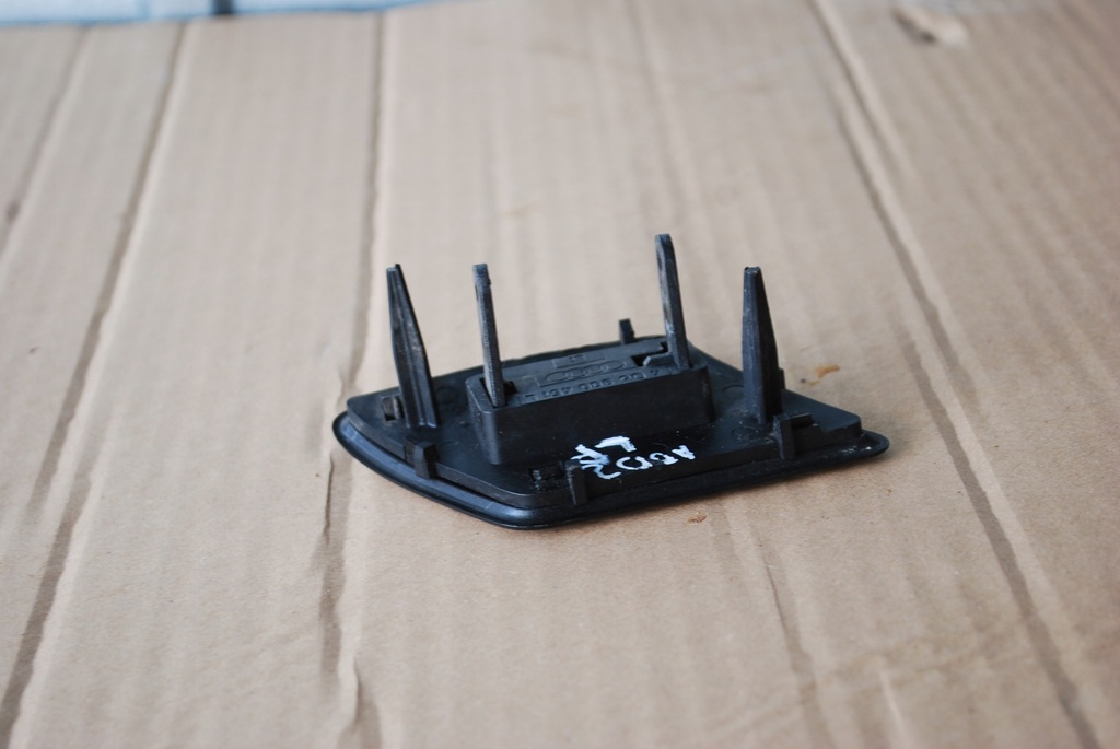 фото №9, Заглушка розпилювача ліва audi a8 d2 4d0900451l