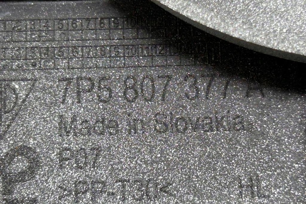 фото №12, Лівий напрямна заднього бампера porsche cayenne 92a 7p5807377a 3.0l 2016