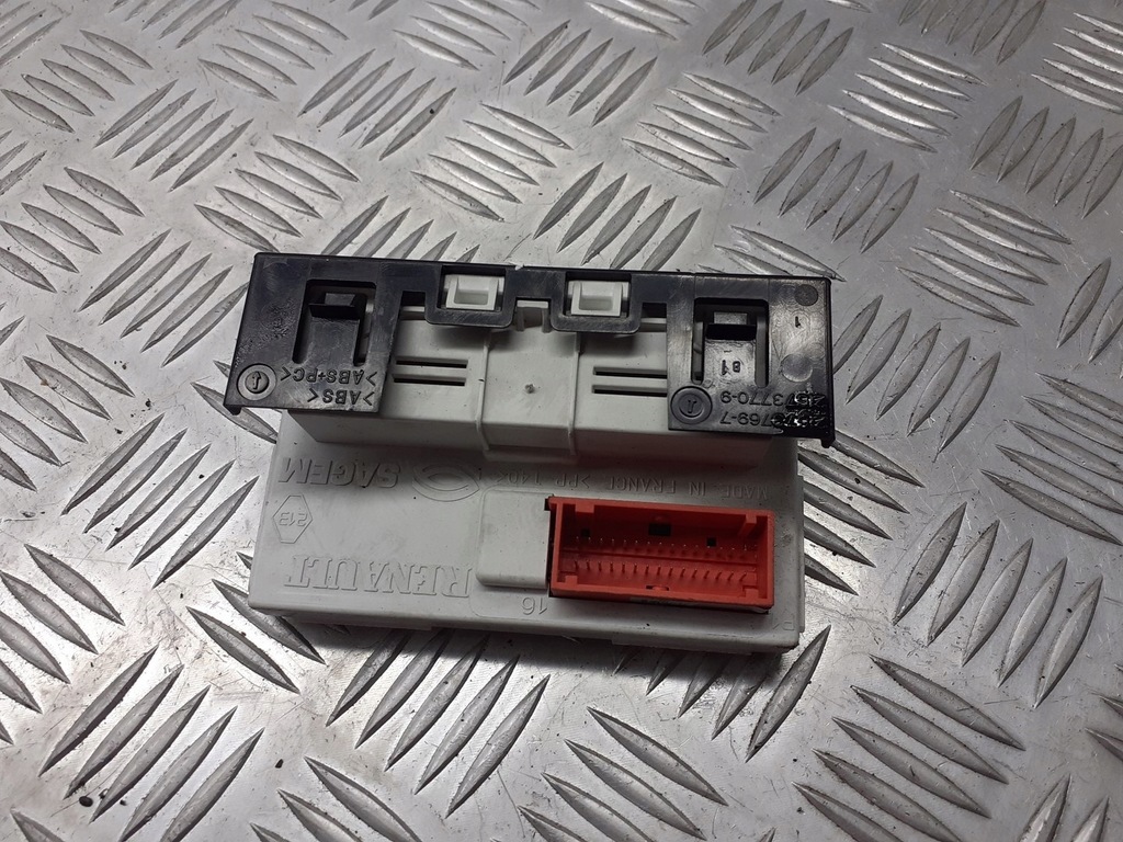 фото №1, Дисплей радіо renault megane ii 8200107839