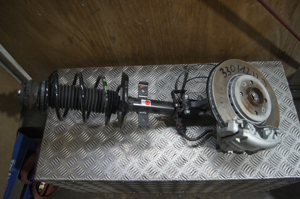 фото №1, Поворотний кулак лівий перед clio v 0.9 tce nowa