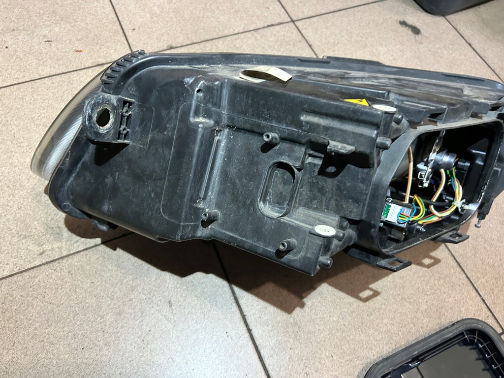 фото №12, Лампа bi ксенон правый перед audi a6 s6 c6 europa