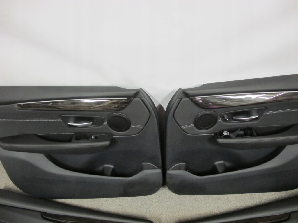 фото №2, Обшивки двері bmw f46 шкіра led