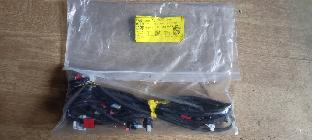 Купити Tesla model s asy, harn, rear fasica 2507993-00-c