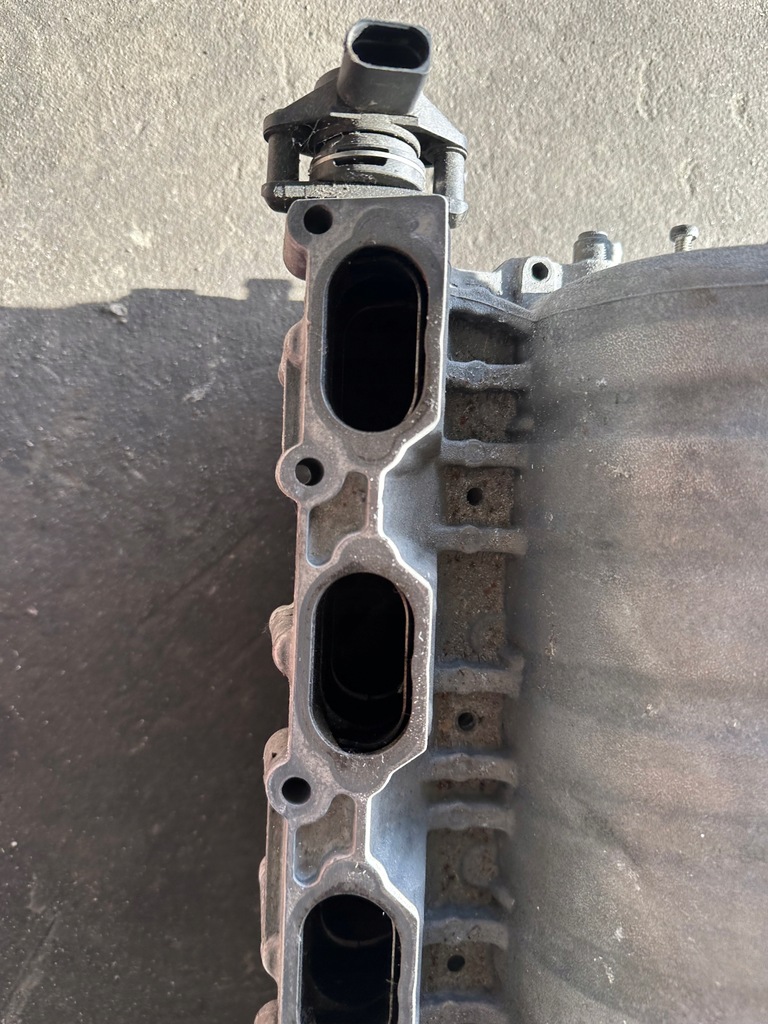 фото №8, Коллектор всасывающий audi s8 d3 5.2 fsi v10 bsm отсутствует крышка 07l133185c