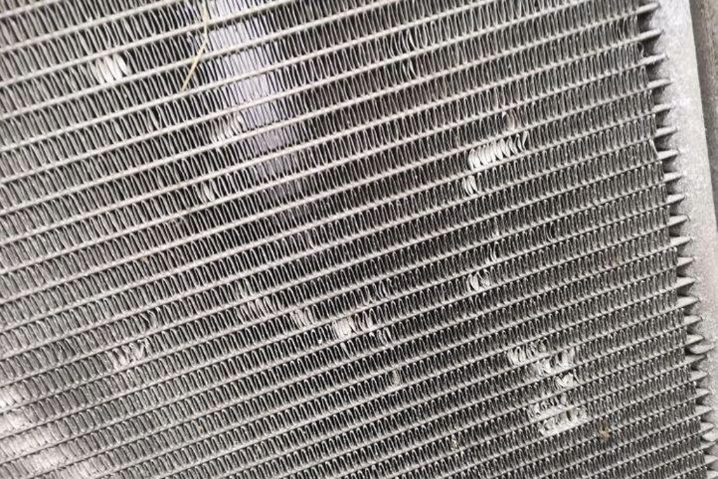 фото №8, Радіатор кондиціонера bmw 1 cabrio e88 6968743 2.0l дизель 105kw 2008