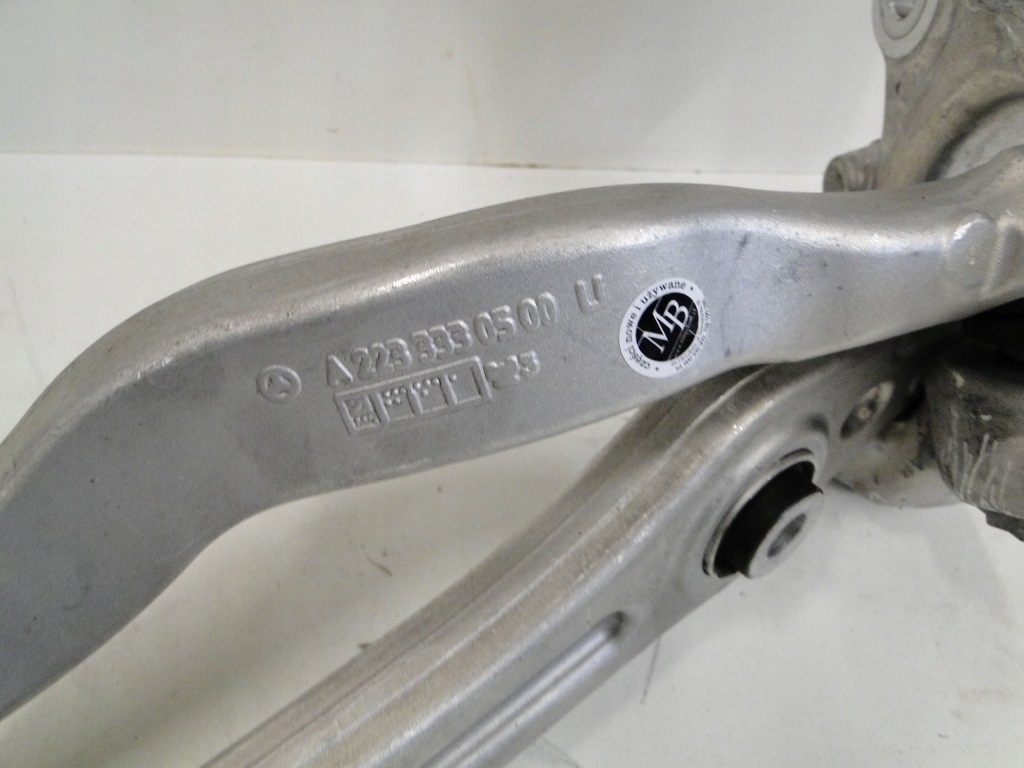 Купить Mercedes s klasa 223 поворотный кулак передняя левая рычаги 4matic a2233323100