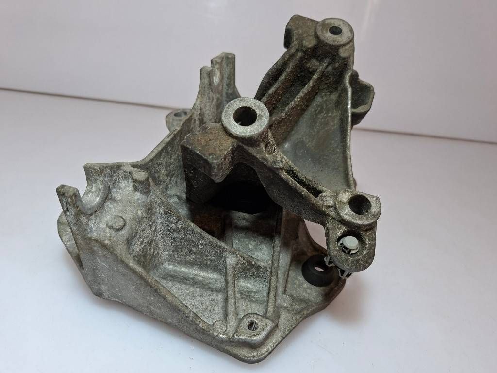 фото №10, Renault laguna iii 2010 кронштейн / кронштейн двигуна 112210001r