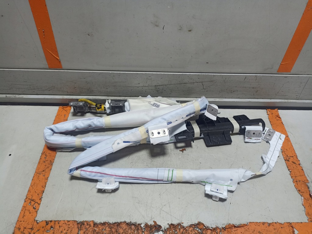 фото №1, Subaru xv lift шторка безопасности правая