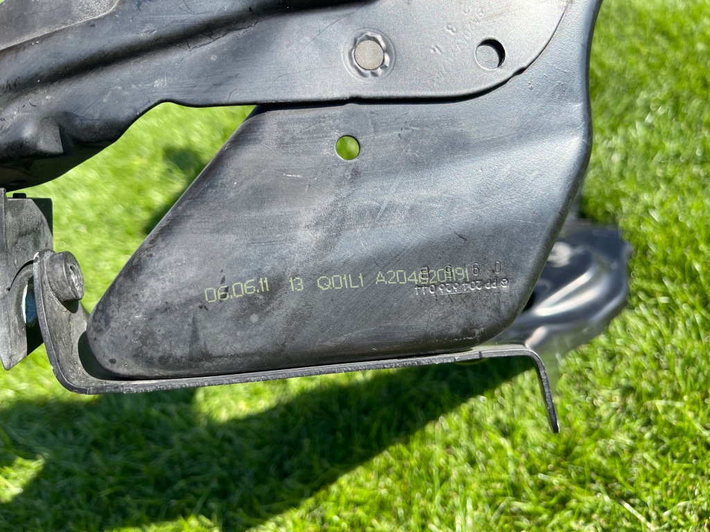 Mercedes c-klasa w204 pas передній панель фари кронштейн лівий a204626044 Зі Шроту