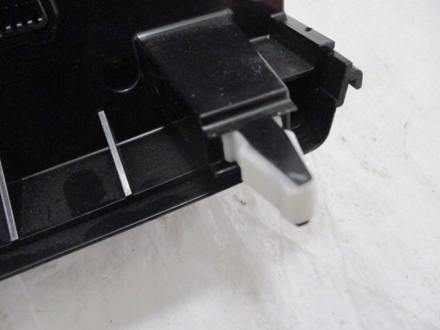 фото №9, Hyundai kona панель кондиционера climatronic