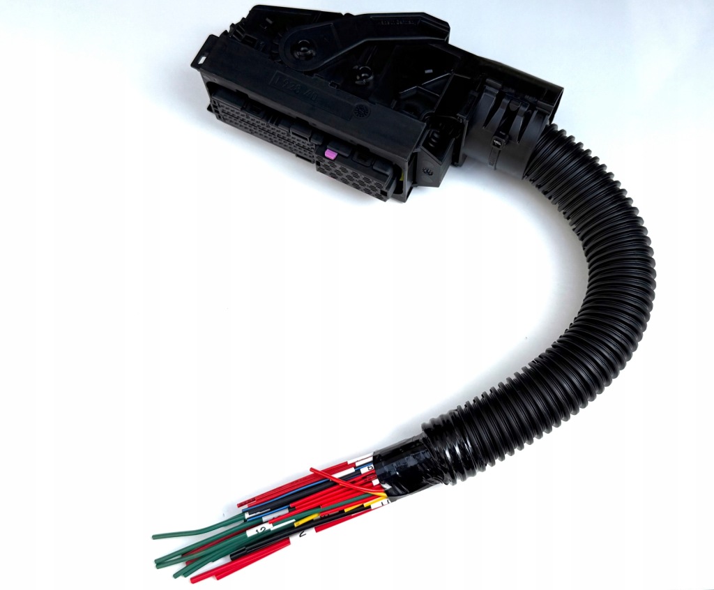 фото №1, Соединитель штекер bosch 89 pin ecu edc7 1928404195