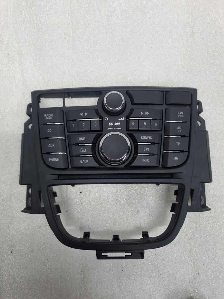 фото №1, Панель средний радио opel astra j 13346049