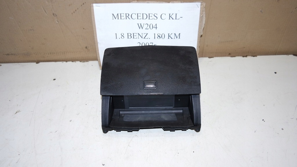 фото №1, Бардачок mercedes w204