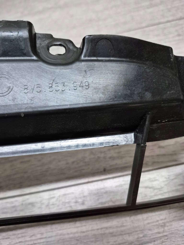 13827. audi a3 s3 усилитель верхний радиатора 8v5853949 Киев