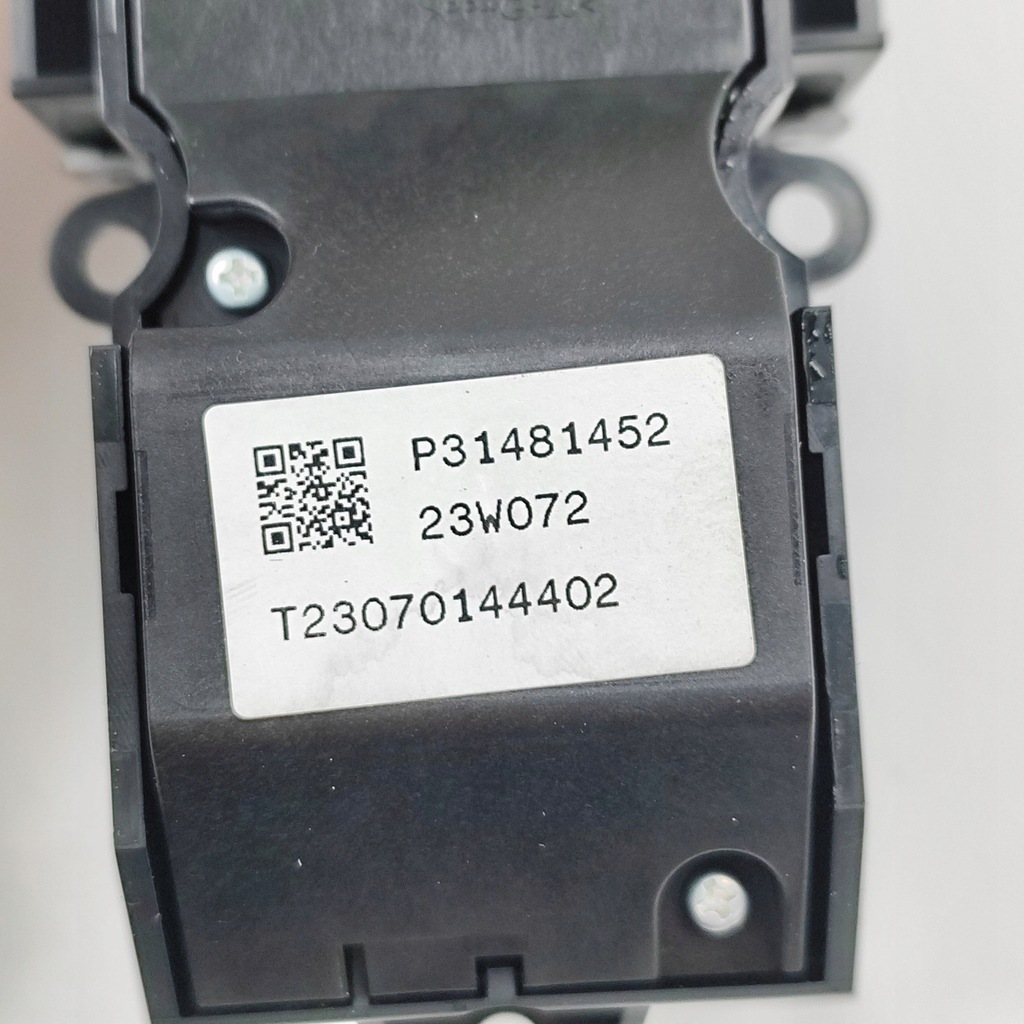 фото №7, Volvo xc60 2023 кнопка зажигания запуск / стоп