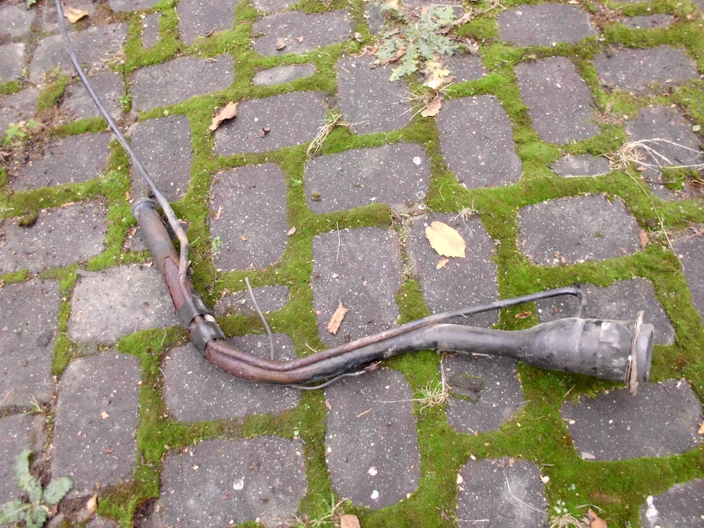 фото №1, Chrysler sebring i 01-07r 2.7 труба заливной топлива