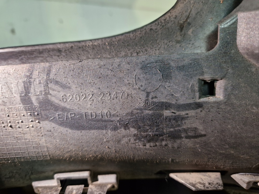 Renault scenic 3 3 рестайлинг  бампер передний перед решётка плита 620222347r Киев