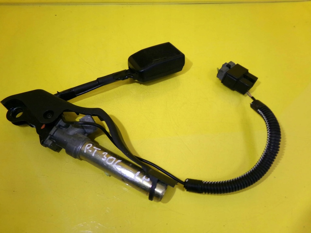 фото №8, Клипса натяжитель поперечина безопасности левая перед peugeot 306 cabrio nr69