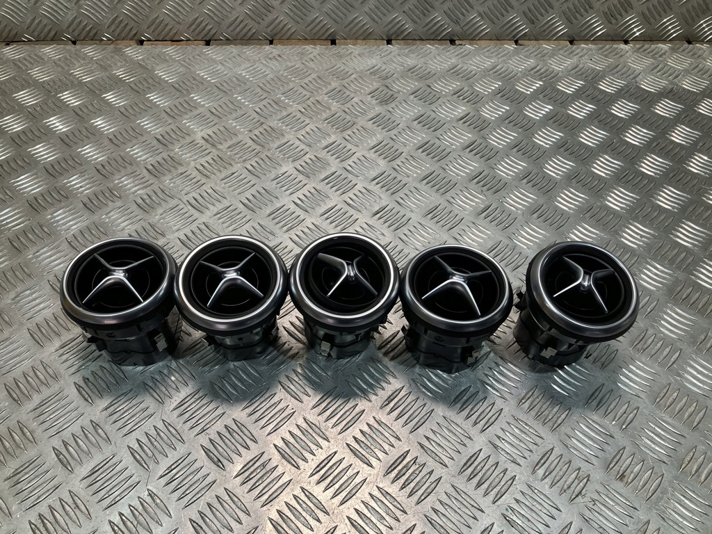 фото №1, Решітка обдув кондиціонера mercedes a klasa w176