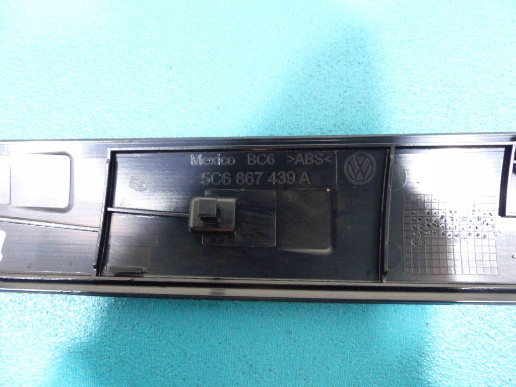 фото №3, Молдинг двері лівий перед vw jetta vi 5c6 10-18