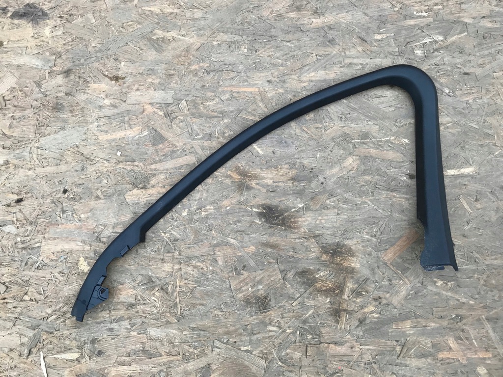 фото №1, Молдинг рамы дверь правая a2057270271 mercedes w205