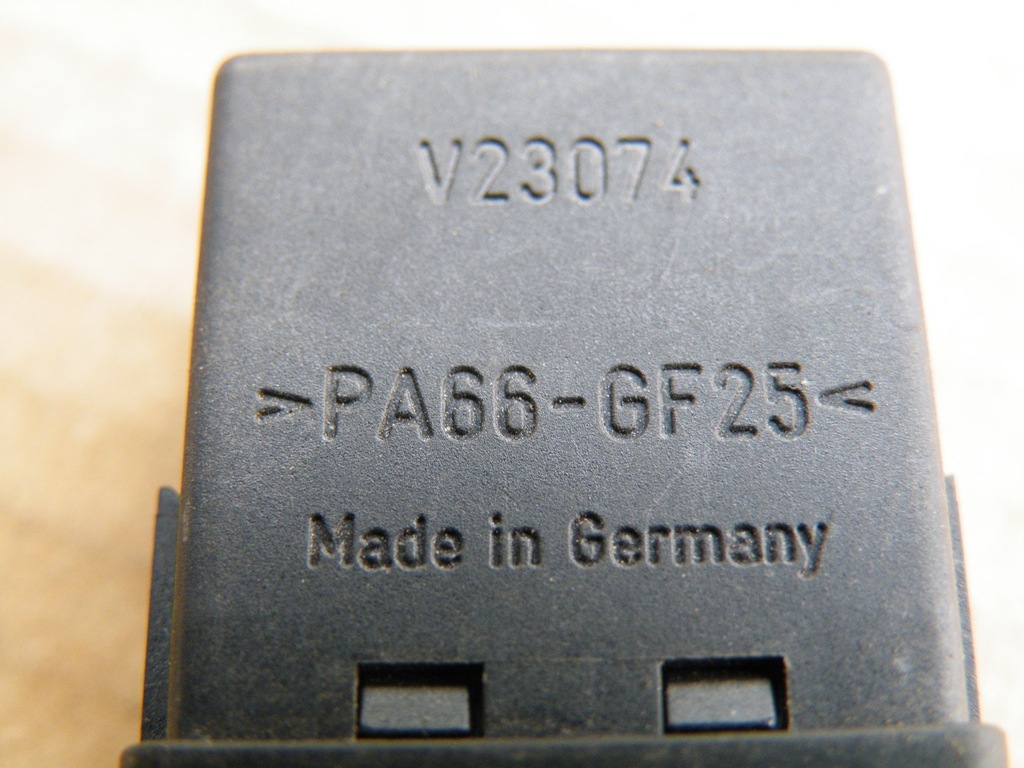 фото №8, Volvo v40 s40 i 1 реле mb9533821l