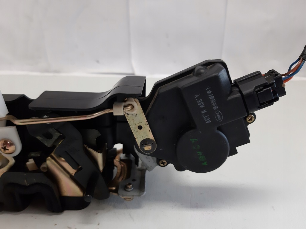 фото №5, Hyundai santa fe i замок левый задняя europa 4 контакты