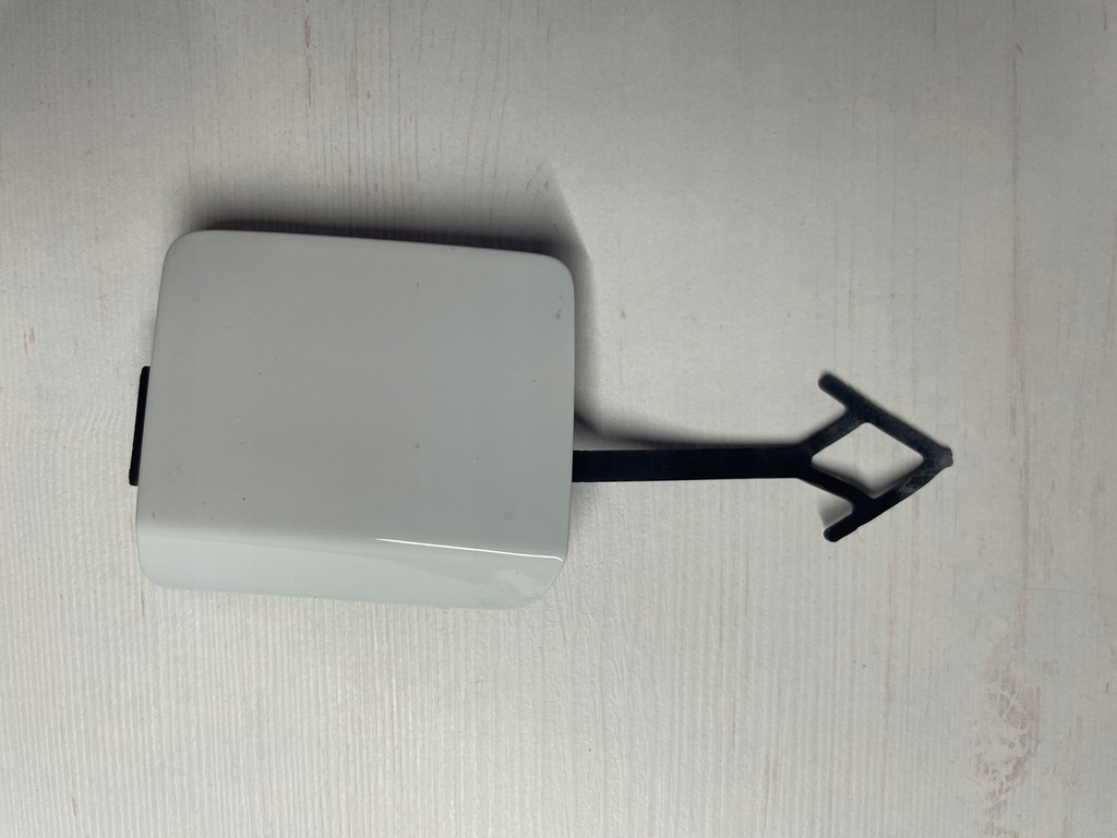 фото №1, Dacia sandero 3 iii хетчбек 2020- заглушка фаркоп перед оригінал