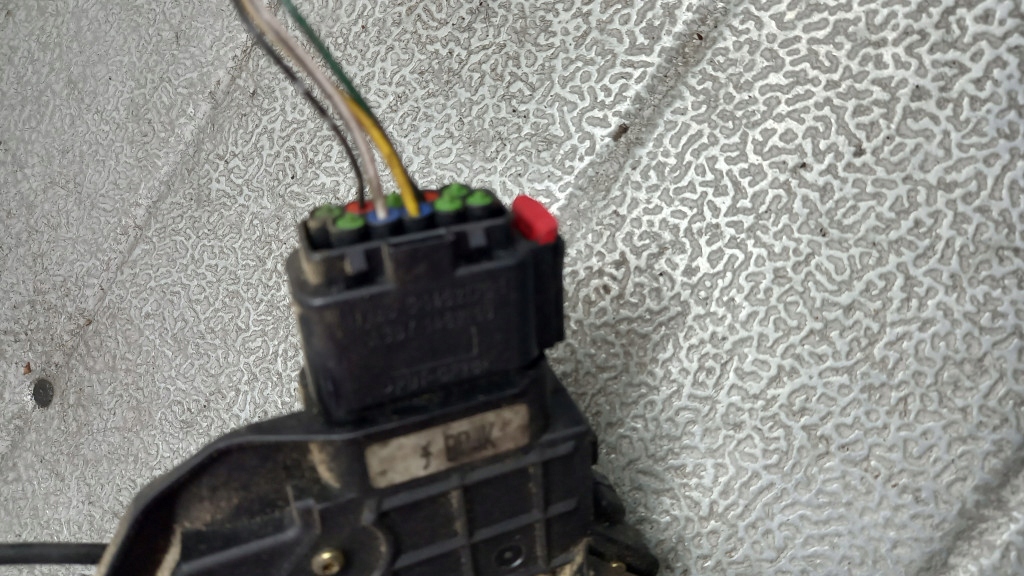 фото №5, Замок правий задня mazda 3 bk 1.6b 05r