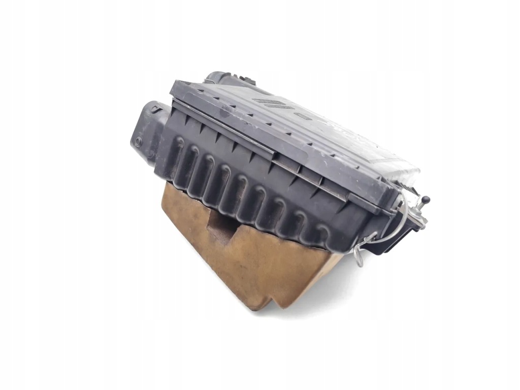 фото №10, Lexus ls корпус фільтра повітря 460 бензин 280kw 381 hp 17702-38010