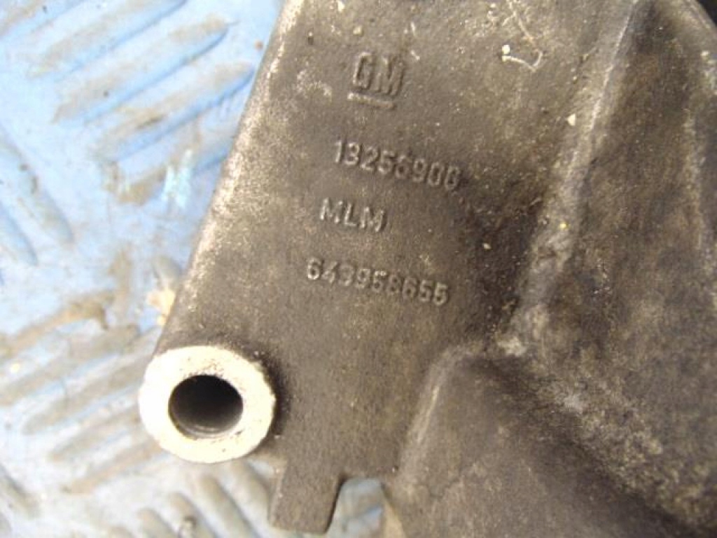 Opel astra h 1.9cdti приводной вал левая 13256906 Киев