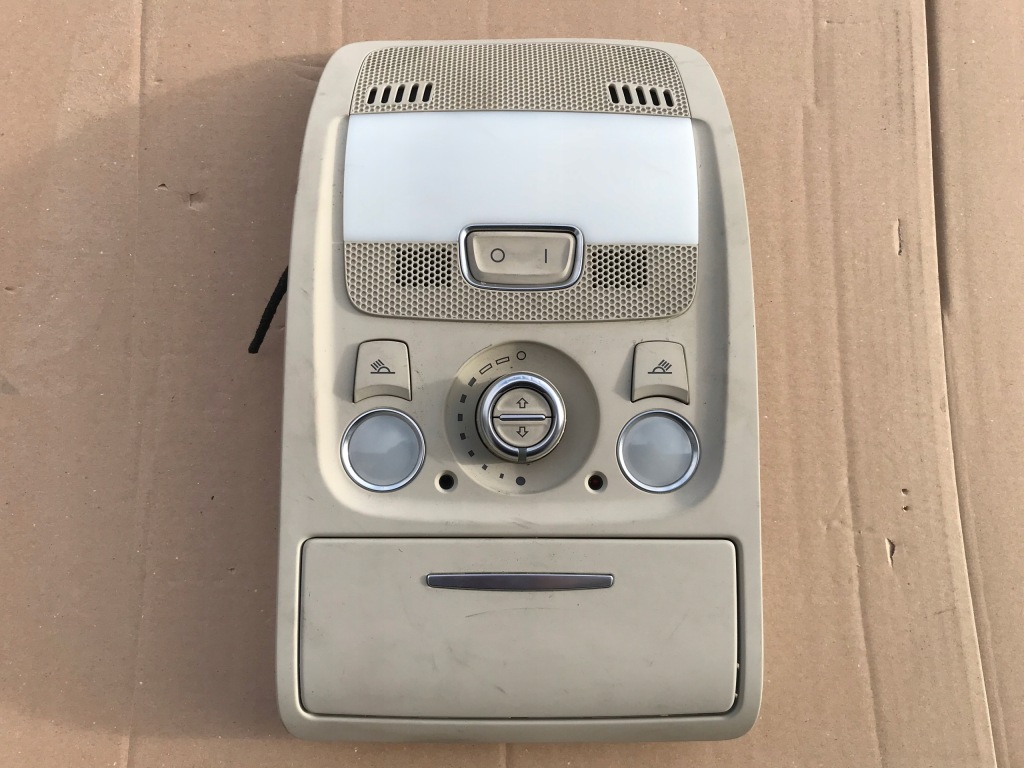 фото №1, Audi a4 b8 a5 освещение салонные 8t0947135f