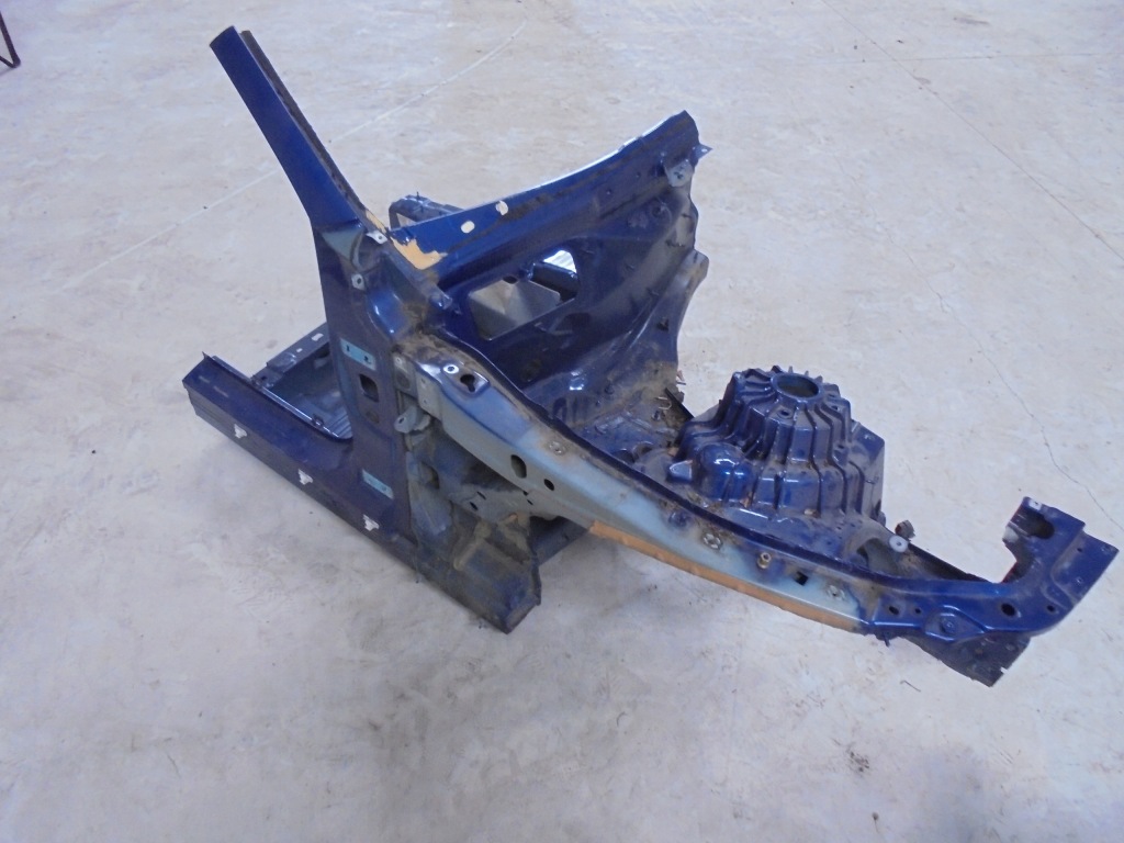 фото №1, Mercedes c klasa w206 лонжерон чверть права