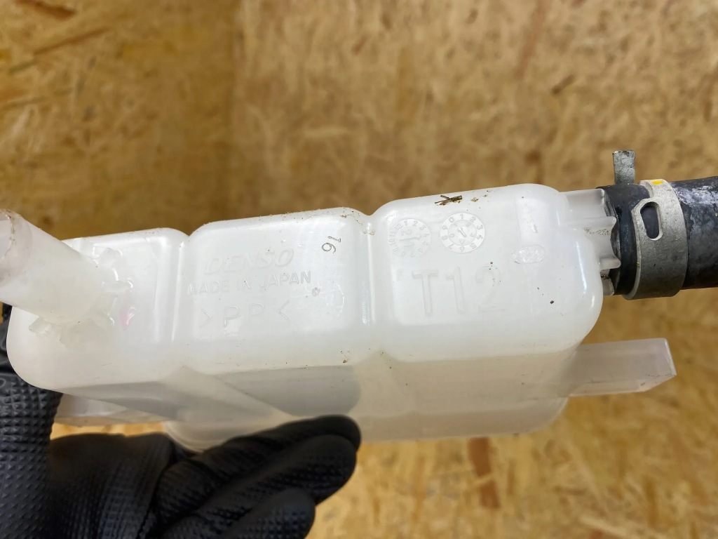 Купити Бак бачок розширювальний lexus ux 300e ev електрик 2018-