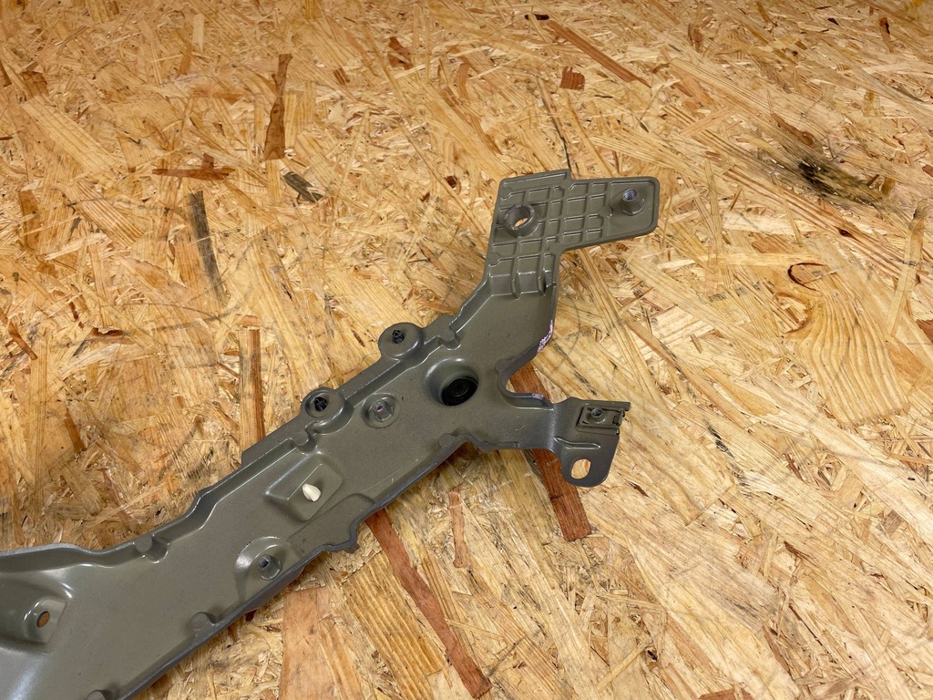 фото №13, Кронштейн кронштейн панель фары лампы перед правый polestar 2 ii 31688287 2020-