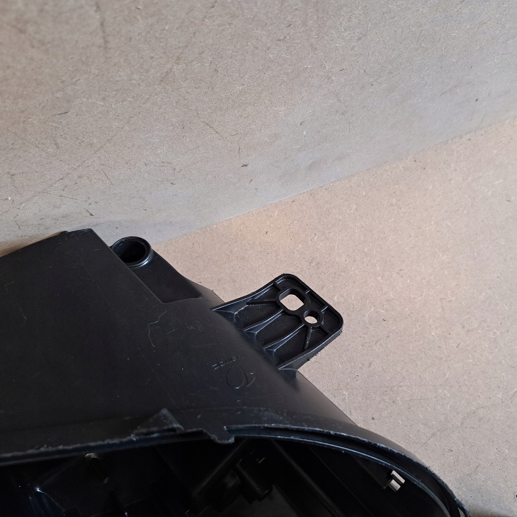 фото №3, Bentley bentayga przedlift корпус корпус фара led права