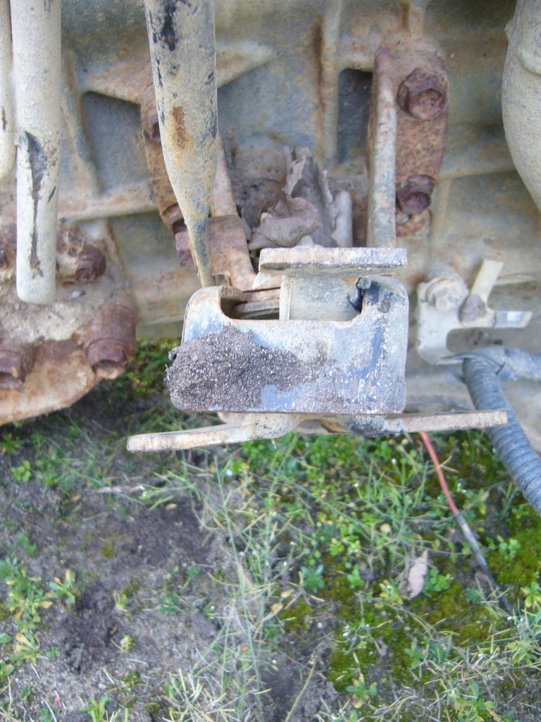 фото №1, Toyota hilux vii 2.5 d4d подушка двигуна права