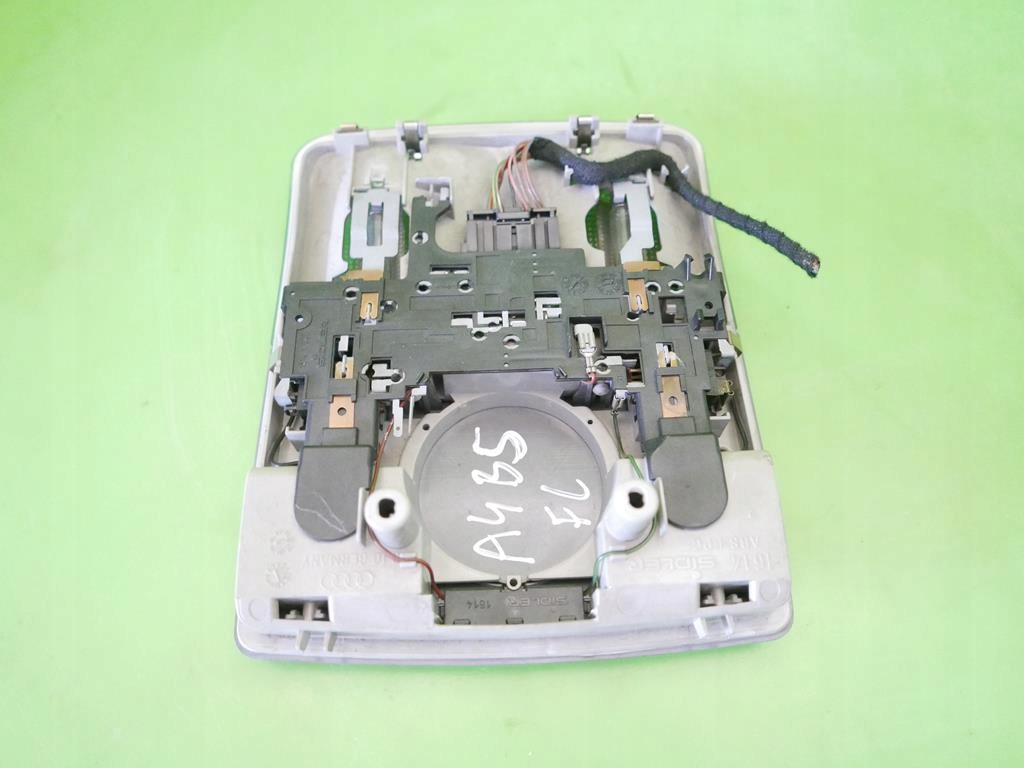 фото №4, Лампа освітлення кабіни перед audi a4 b5 fl 99-