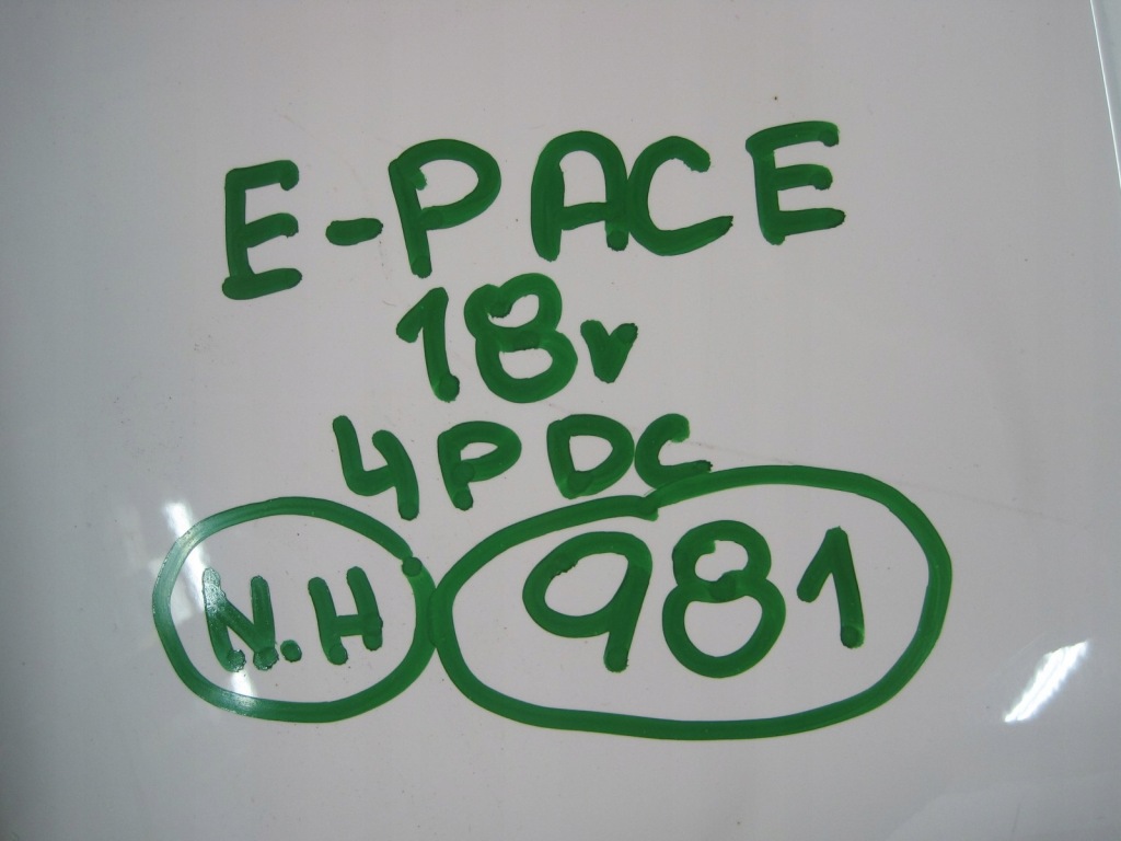 Купити Бампер jaguar e pace 4x pdc 18r задній